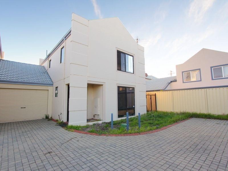 3/2 Ursaline Vista, Queens Park WA 6107