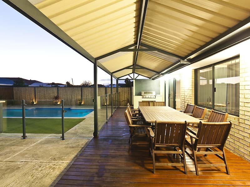 15 Turnstone Gardens, East Cannington WA 6107