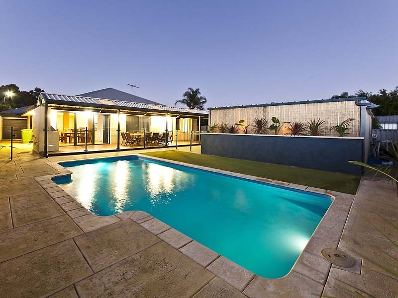 15 Turnstone Gardens, East Cannington WA 6107