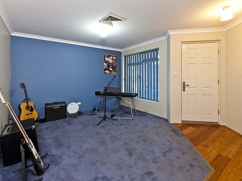 15 Turnstone Gardens, East Cannington WA 6107