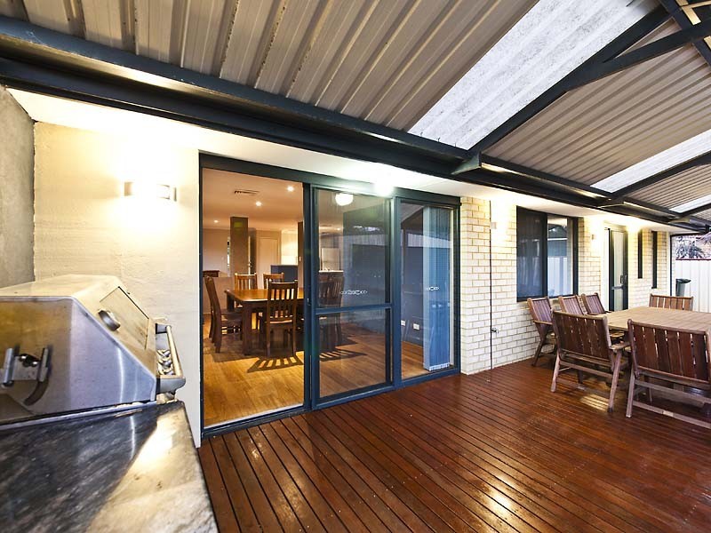 15 Turnstone Gardens, East Cannington WA 6107