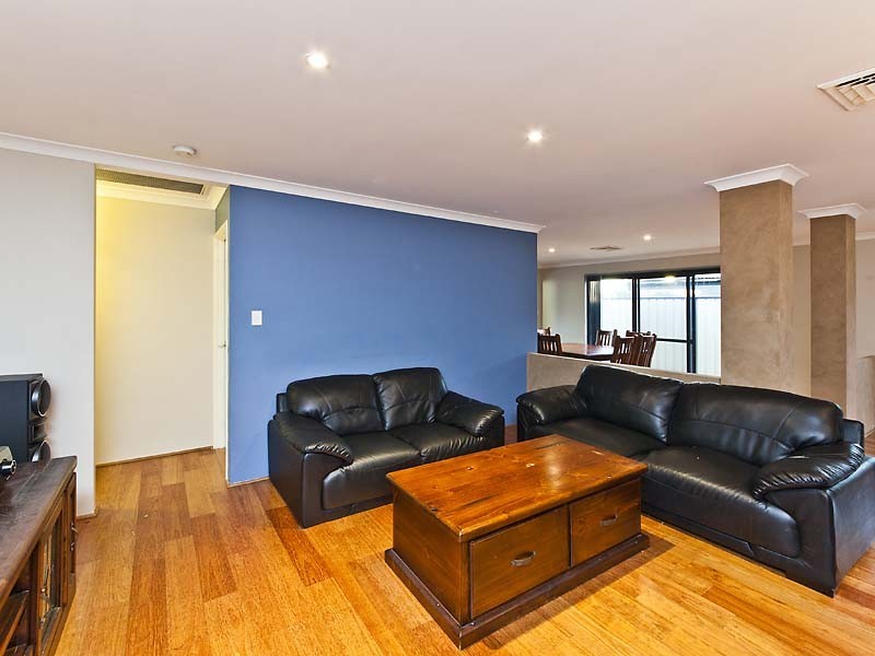 15 Turnstone Gardens, East Cannington WA 6107