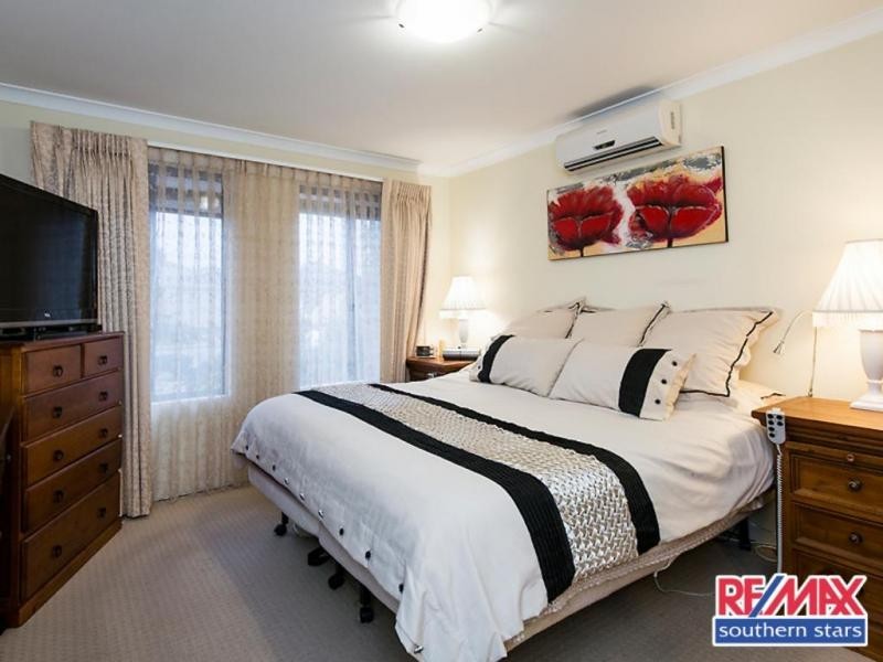 22 Retchford Way, Queens Park WA 6107