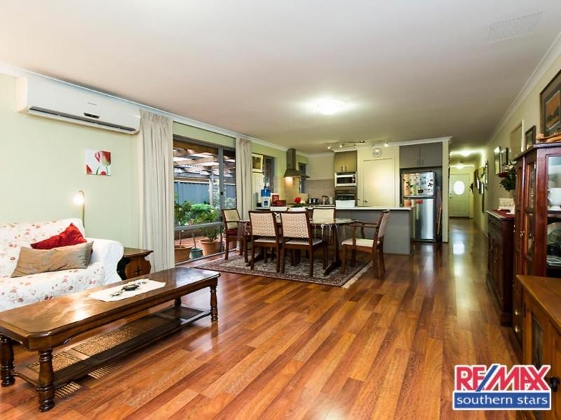 22 Retchford Way, Queens Park WA 6107