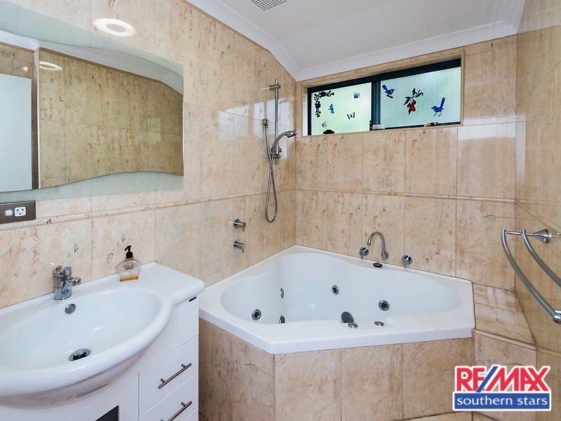 141 Harpenden Street, Huntingdale WA 6110