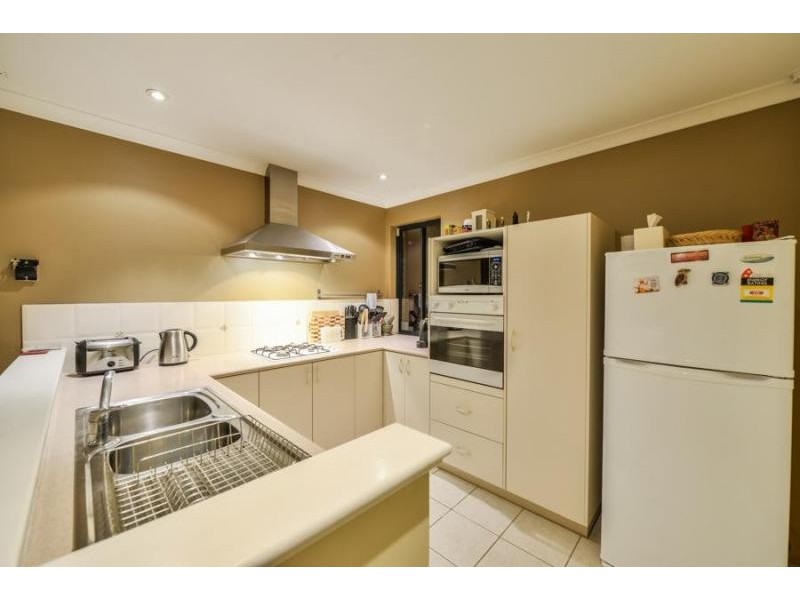 4/69 Upton Street, St James WA 6102