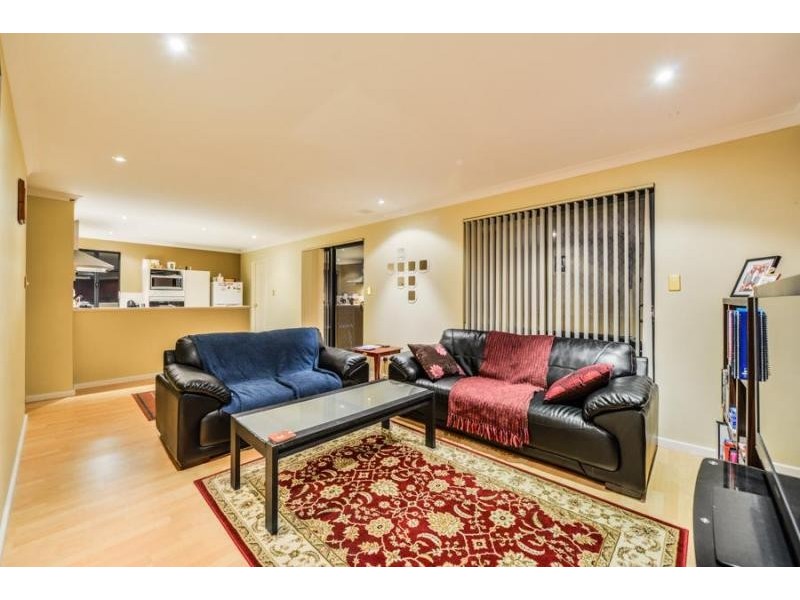 4/69 Upton Street, St James WA 6102