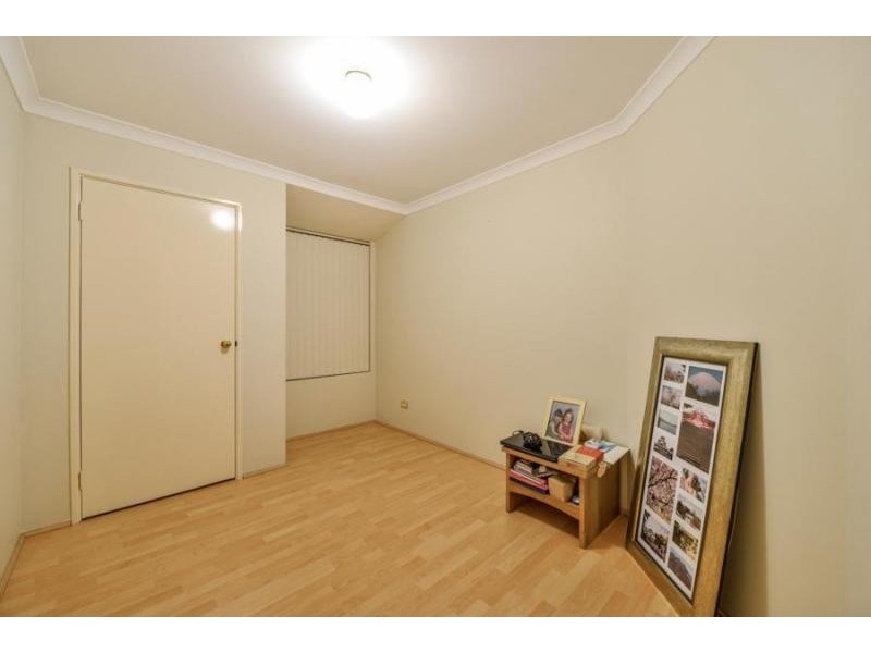 4/69 Upton Street, St James WA 6102