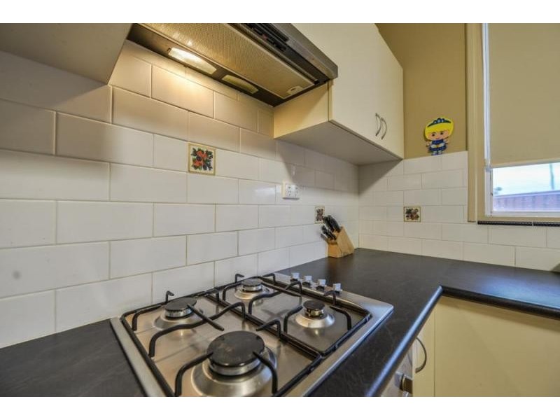 2 Barnsley Street, Queens Park WA 6107