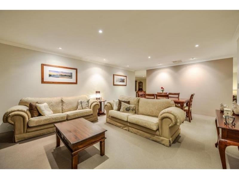 6 Weymouth Road, Aubin Grove WA 6164