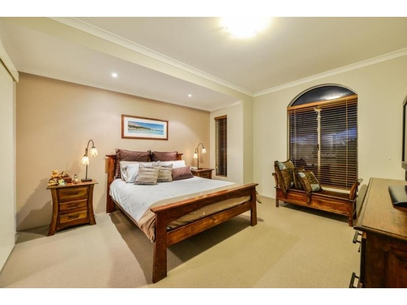 6 Weymouth Road, Aubin Grove WA 6164