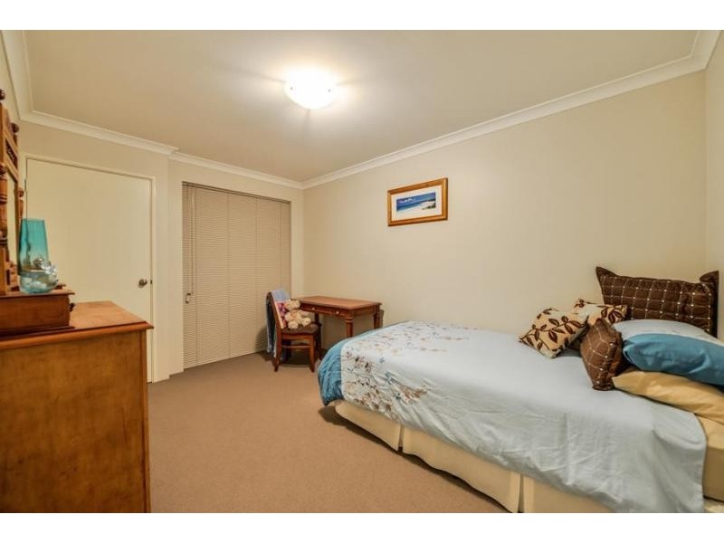 6 Weymouth Road, Aubin Grove WA 6164