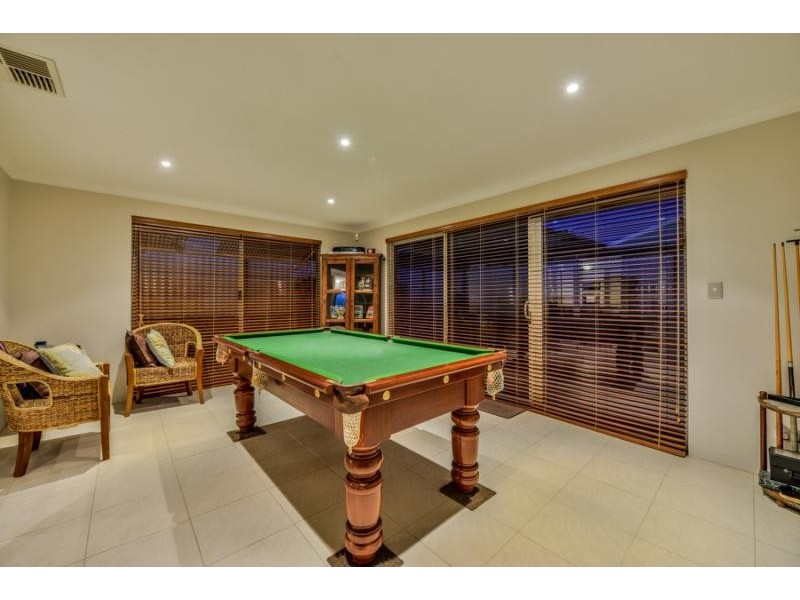 6 Weymouth Road, Aubin Grove WA 6164