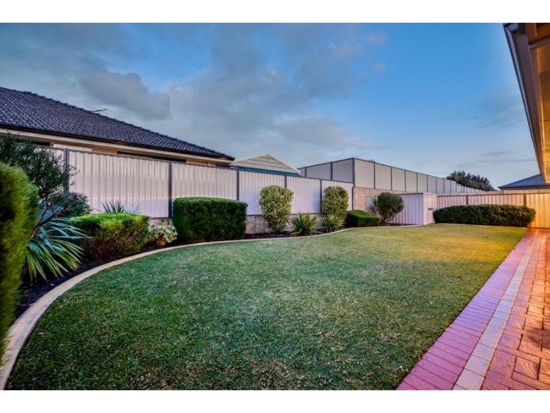 6 Weymouth Road, Aubin Grove WA 6164