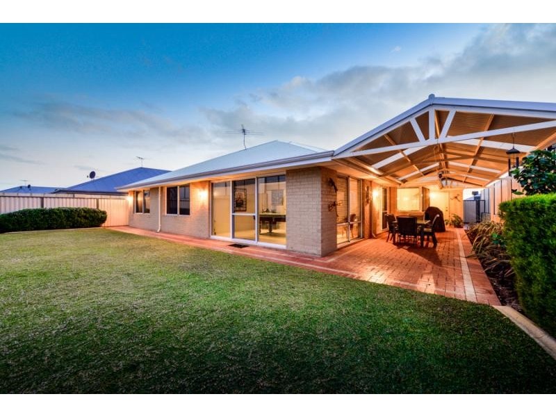 6 Weymouth Road, Aubin Grove WA 6164