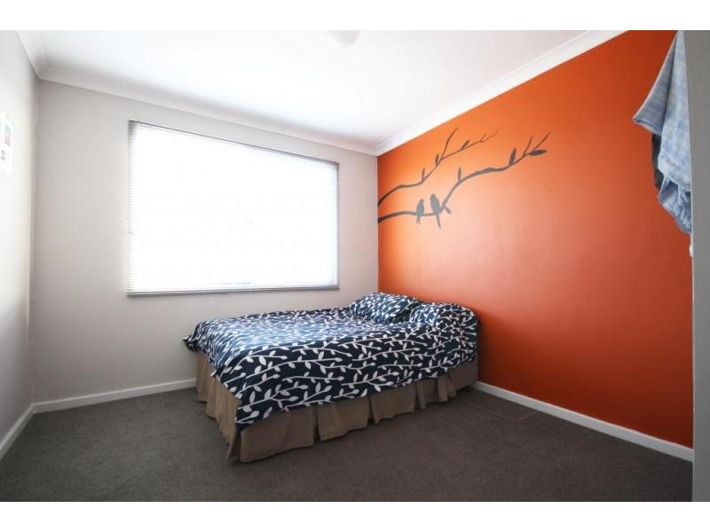 1/2 Ursuline Vista, Queens Park WA 6107