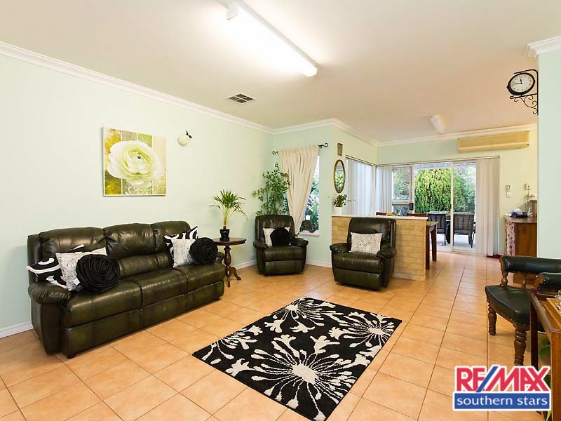 5 Mercy Mews, Queens Park WA 6107