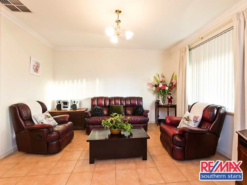 5 Mercy Mews, Queens Park WA 6107