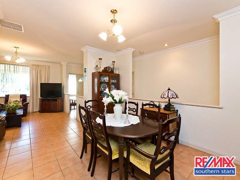 5 Mercy Mews, Queens Park WA 6107