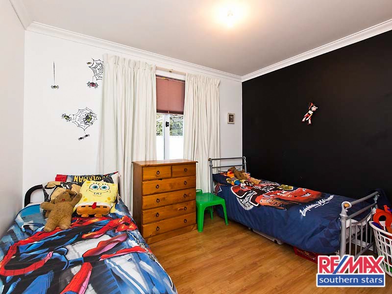 5 Mercy Mews, Queens Park WA 6107