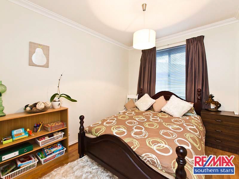 5 Mercy Mews, Queens Park WA 6107