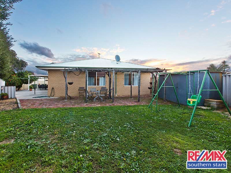 5 Mercy Mews, Queens Park WA 6107