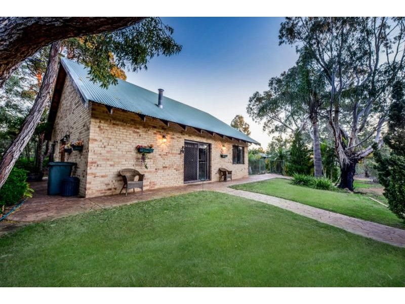 46 Kelvin Road, Wattle Grove WA 6107