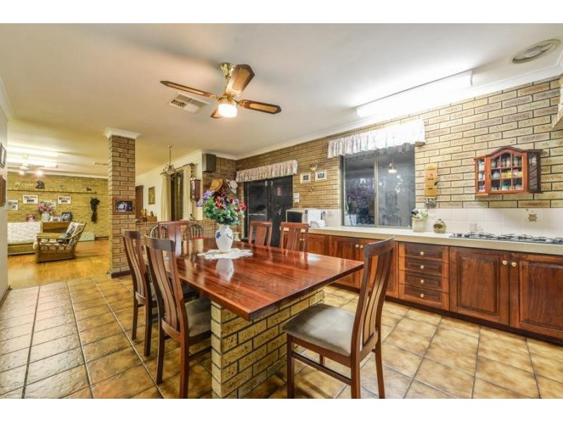 46 Kelvin Road, Wattle Grove WA 6107