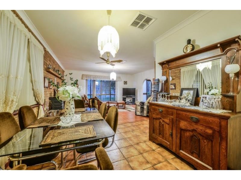 46 Kelvin Road, Wattle Grove WA 6107