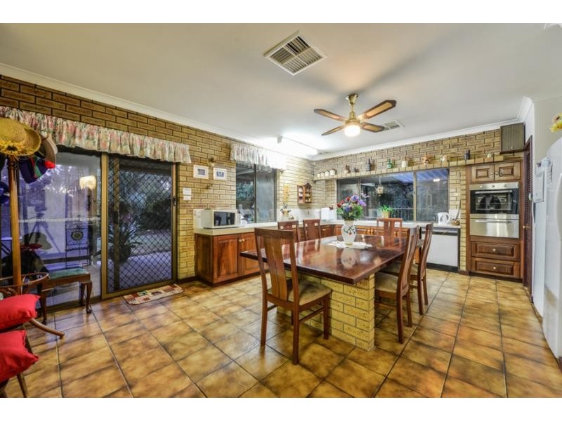 46 Kelvin Road, Wattle Grove WA 6107