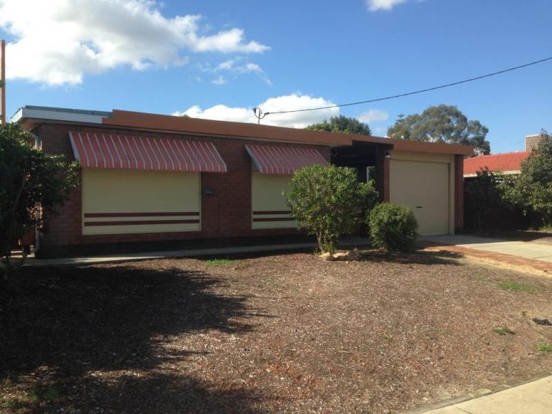 320 Railway Parade, East Cannington WA 6107