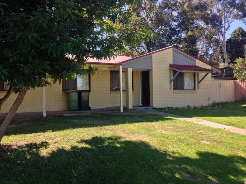 4 Pollit Close, Armadale WA 6112