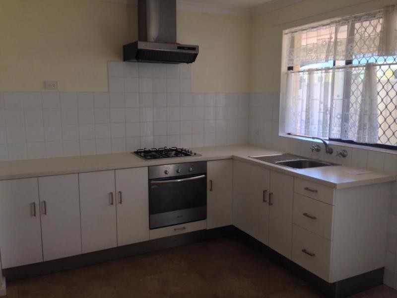 4 Pollit Close, Armadale WA 6112
