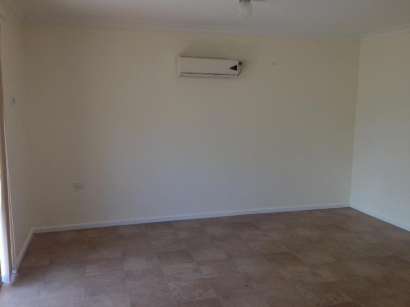 4 Pollit Close, Armadale WA 6112