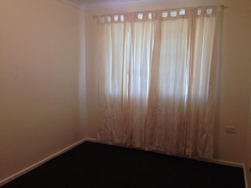4 Pollit Close, Armadale WA 6112