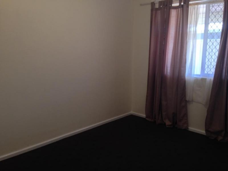 4 Pollit Close, Armadale WA 6112