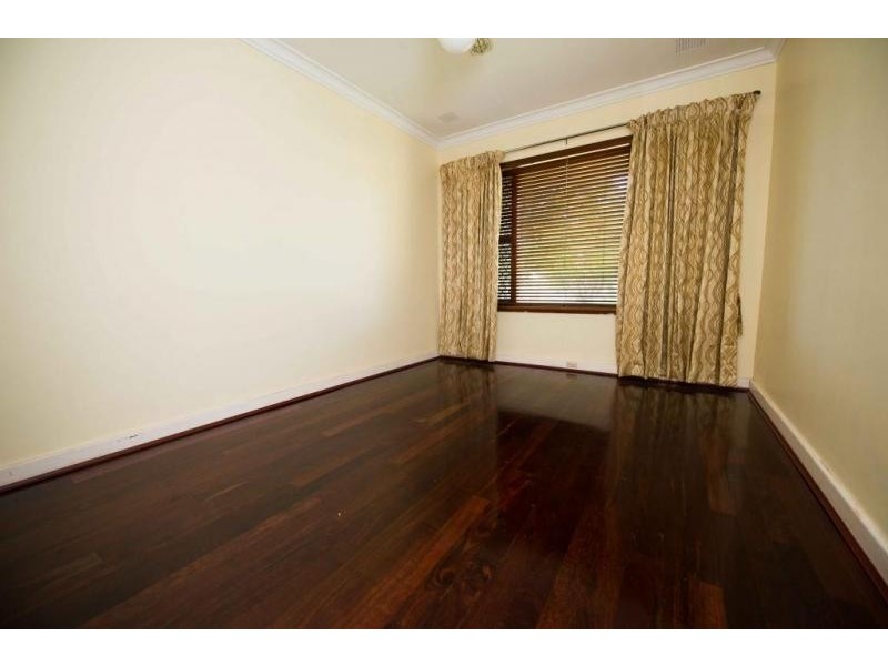13 Sullivan Street, Beckenham WA 6107
