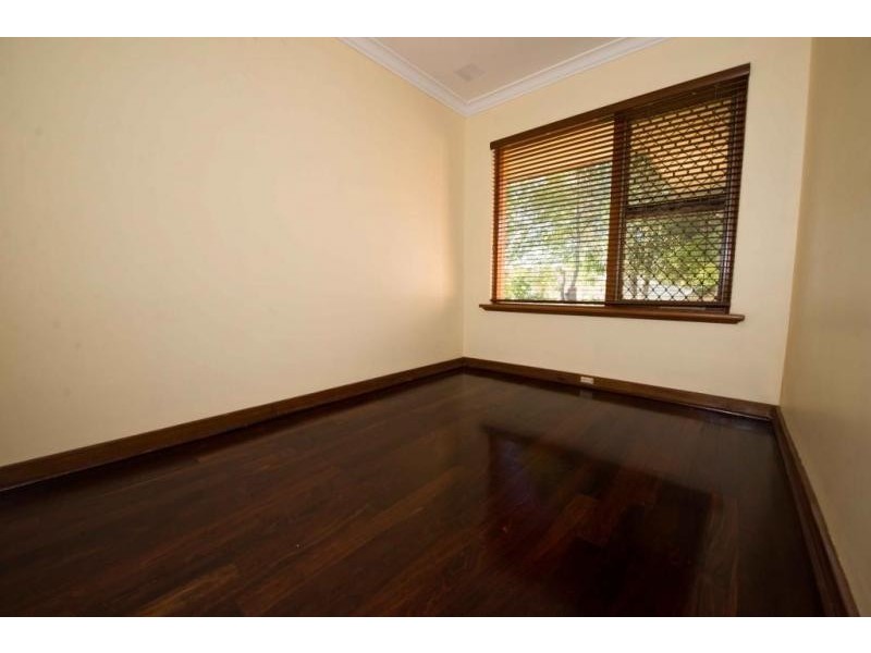 13 Sullivan Street, Beckenham WA 6107