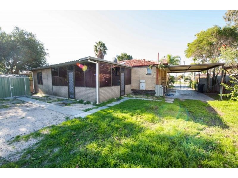 13 Sullivan Street, Beckenham WA 6107