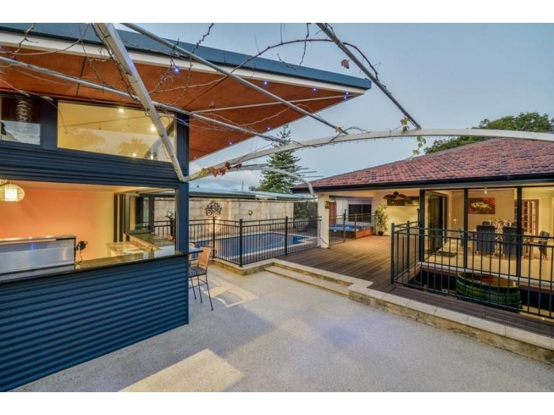 42 Sydenham Street, Beckenham WA 6107