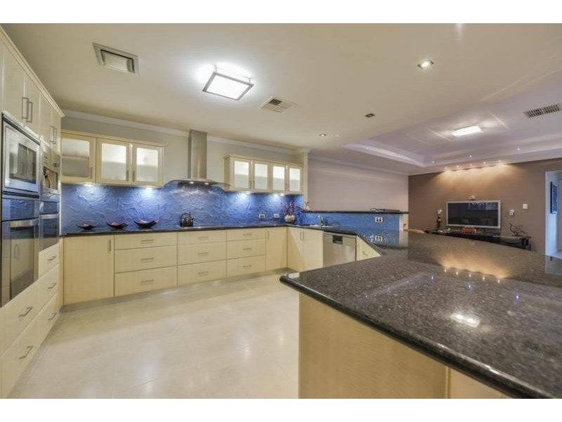 42 Sydenham Street, Beckenham WA 6107