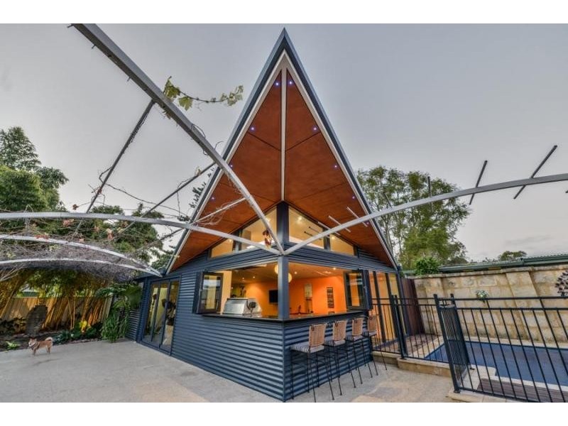 42 Sydenham Street, Beckenham WA 6107