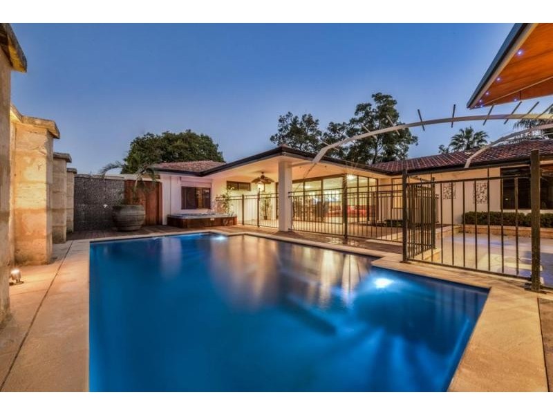 42 Sydenham Street, Beckenham WA 6107