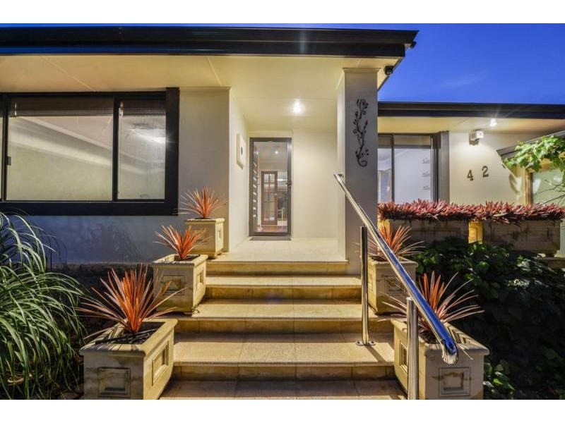 42 Sydenham Street, Beckenham WA 6107