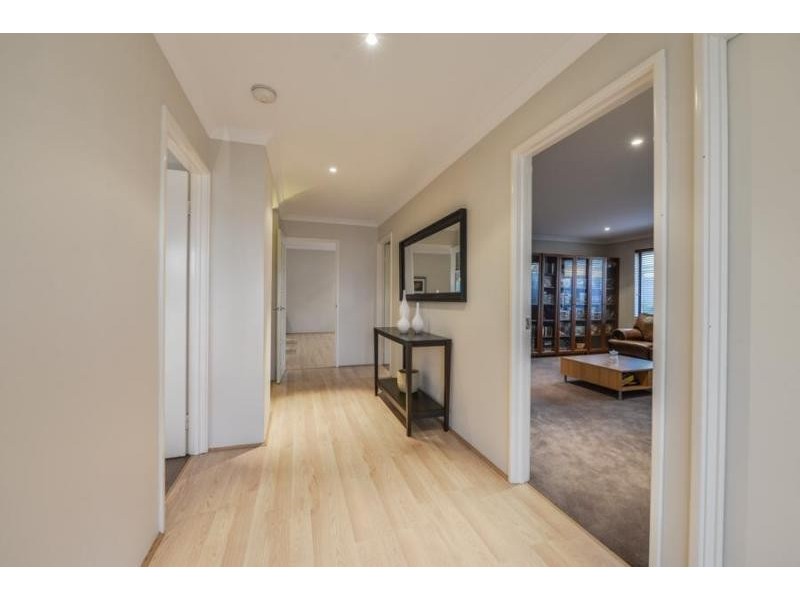 5 Brittain Rd, Wattle Grove WA 6107