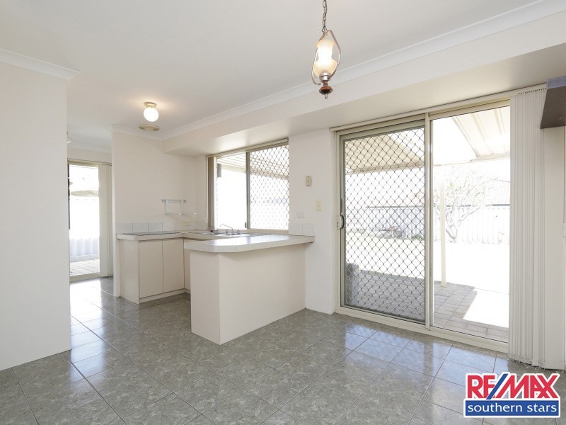 19 Lansing Street, Queens Park WA 6107