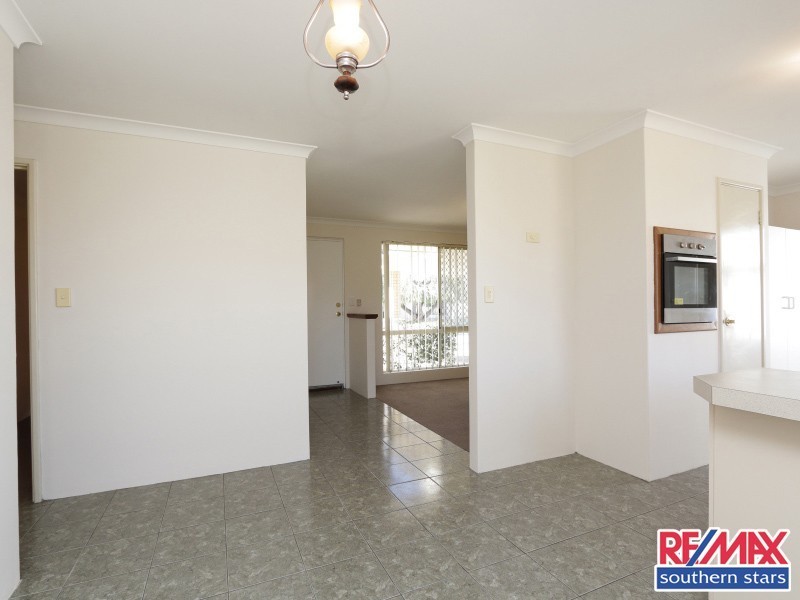 19 Lansing Street, Queens Park WA 6107