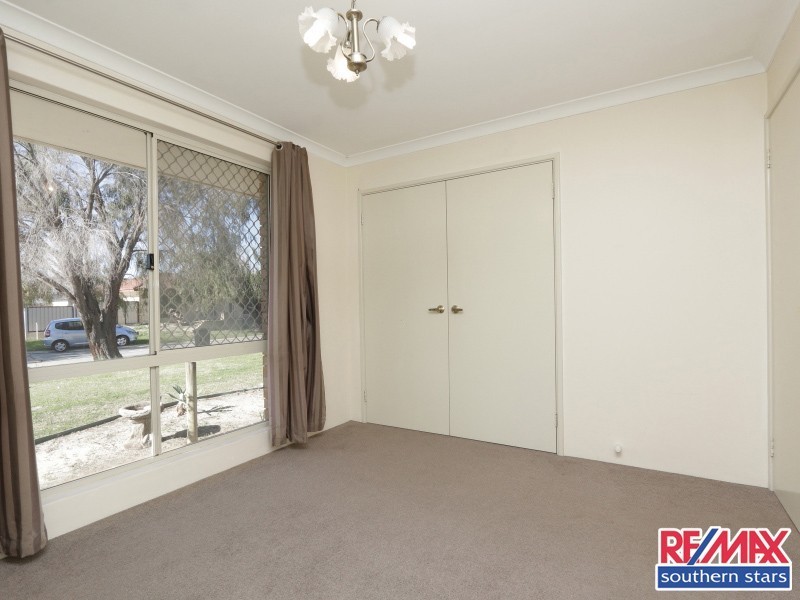 19 Lansing Street, Queens Park WA 6107