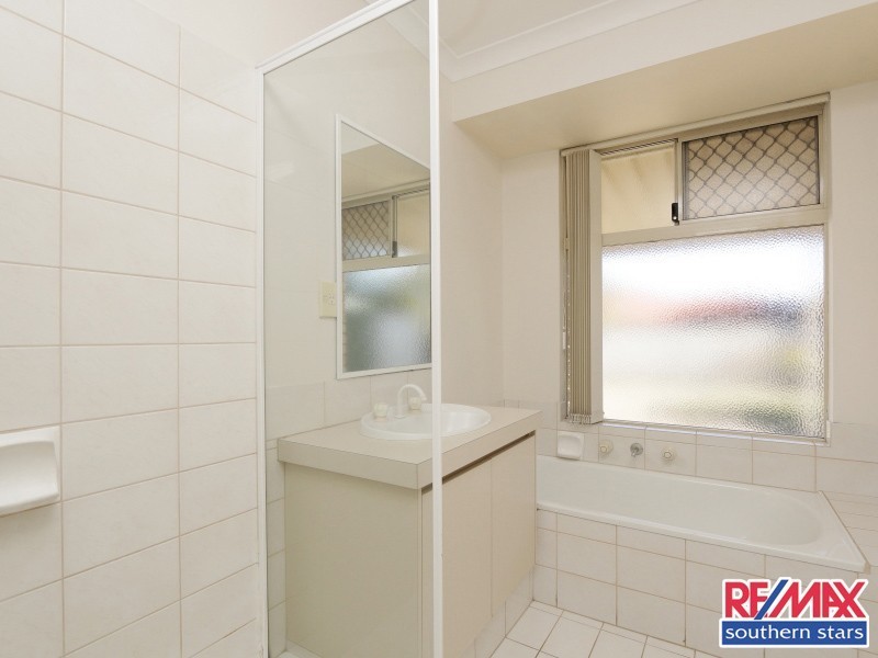 19 Lansing Street, Queens Park WA 6107