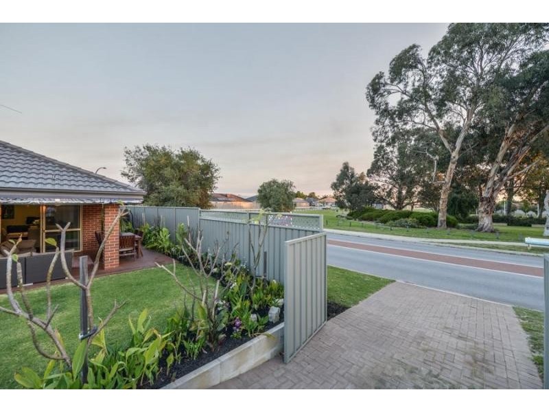 2 Wannell Street, Queens Park WA 6107